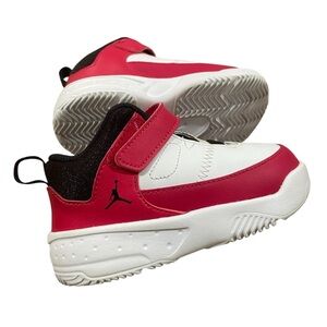 Jordan Max Aura 3 (TD) Toddler Sneaker Size 7C Red, White, black color